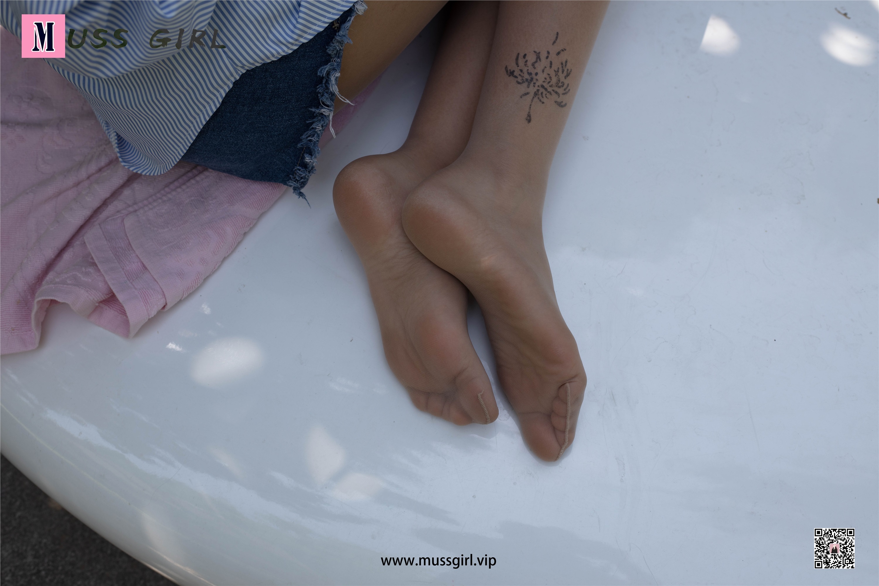 MussGirl慕丝女郎  NO.211 牛仔热裤肉丝美女